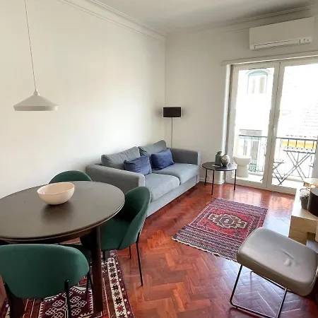 Claude Homes Rato アパート