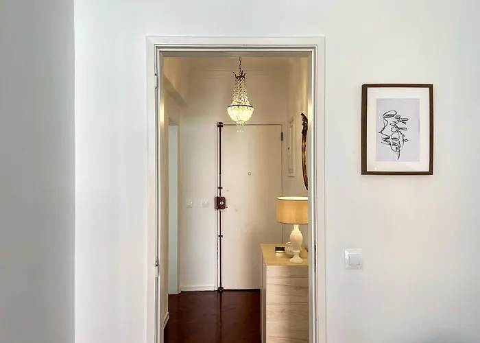 Claude Homes Rato Apartment *