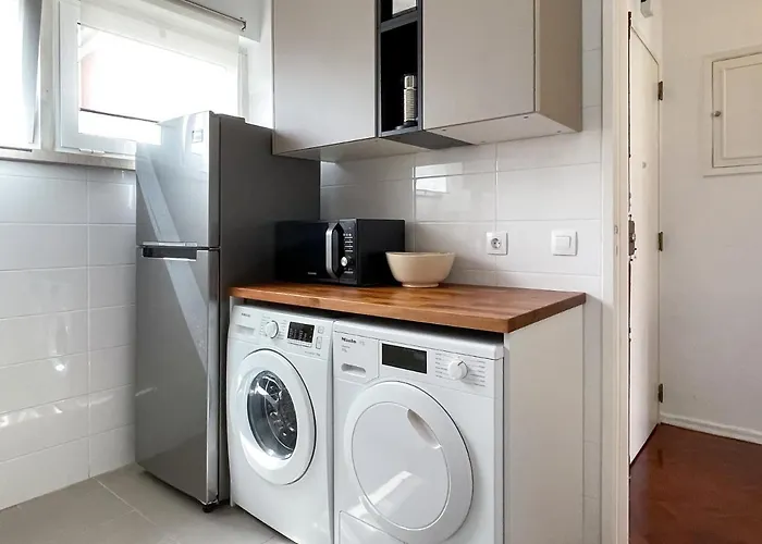 Claude Homes Rato Apartment