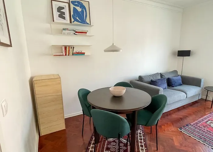 Apartment Claude Homes Rato