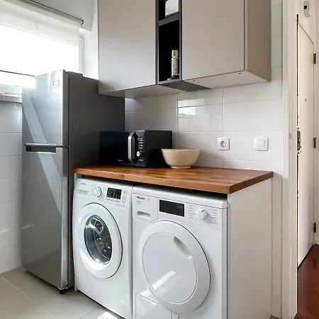 Claude Homes Rato Apartman