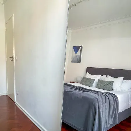 Claude Homes Rato Apartman *